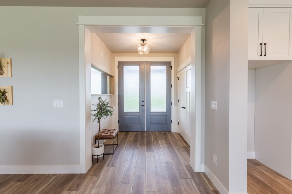 Owyhee - C-Interior-BurOakNorth-1